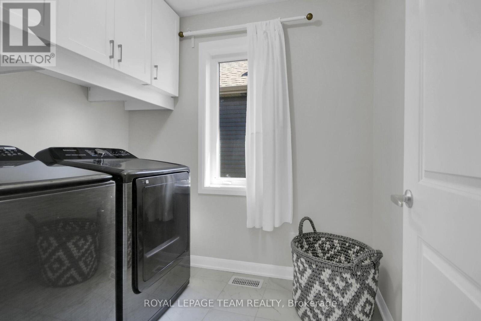 Photo 36 of 737 Coast Circle, Ottawa ON