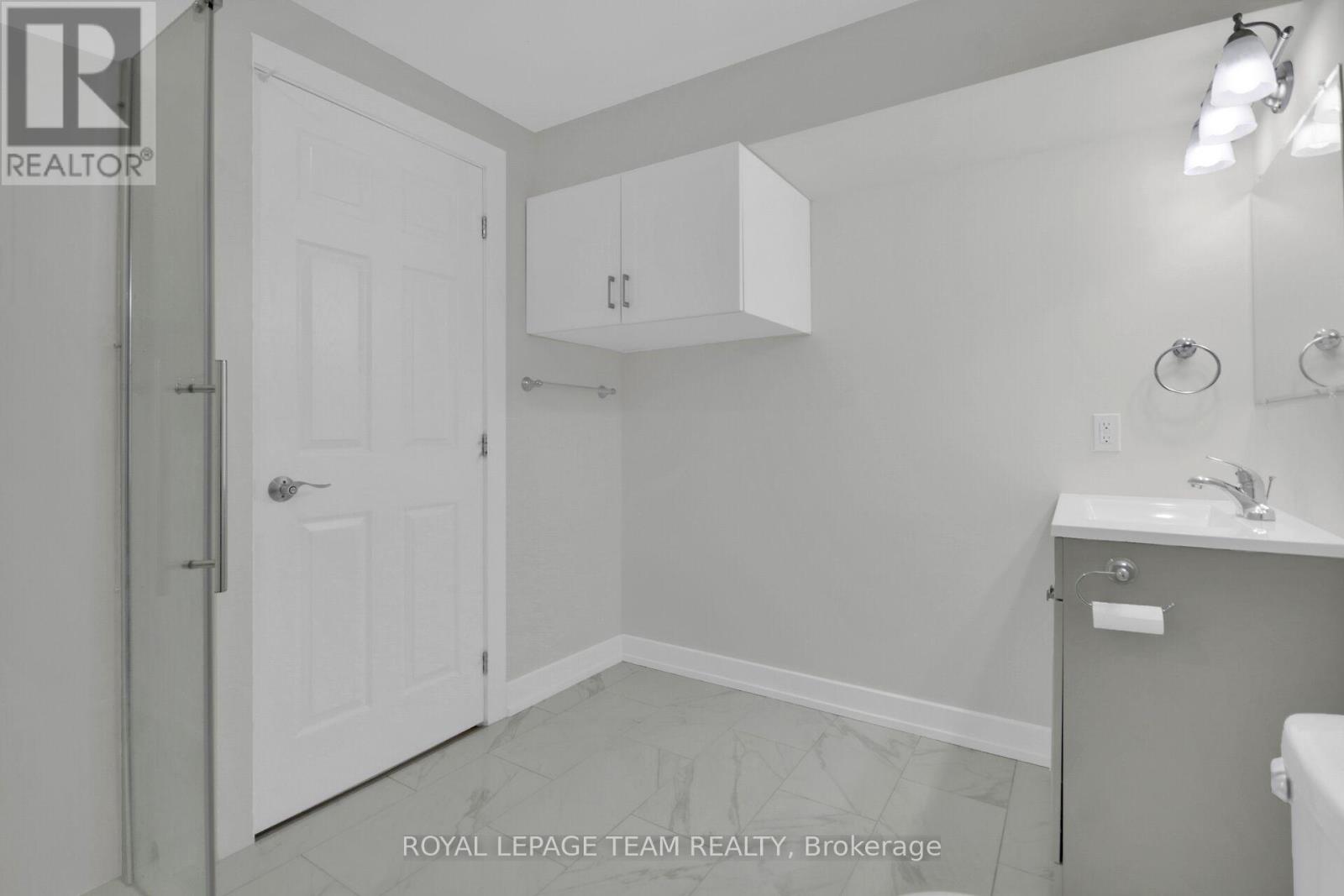 Photo 39 of 737 Coast Circle, Ottawa ON