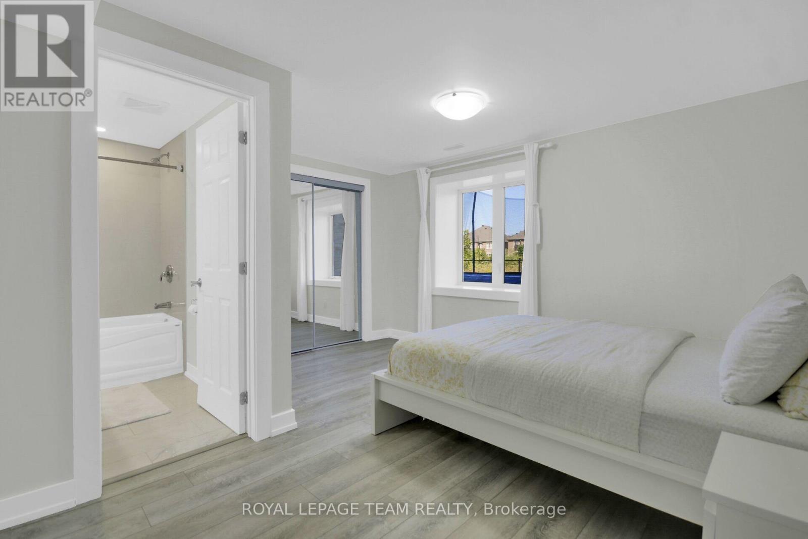 Photo 41 of 737 Coast Circle, Ottawa ON