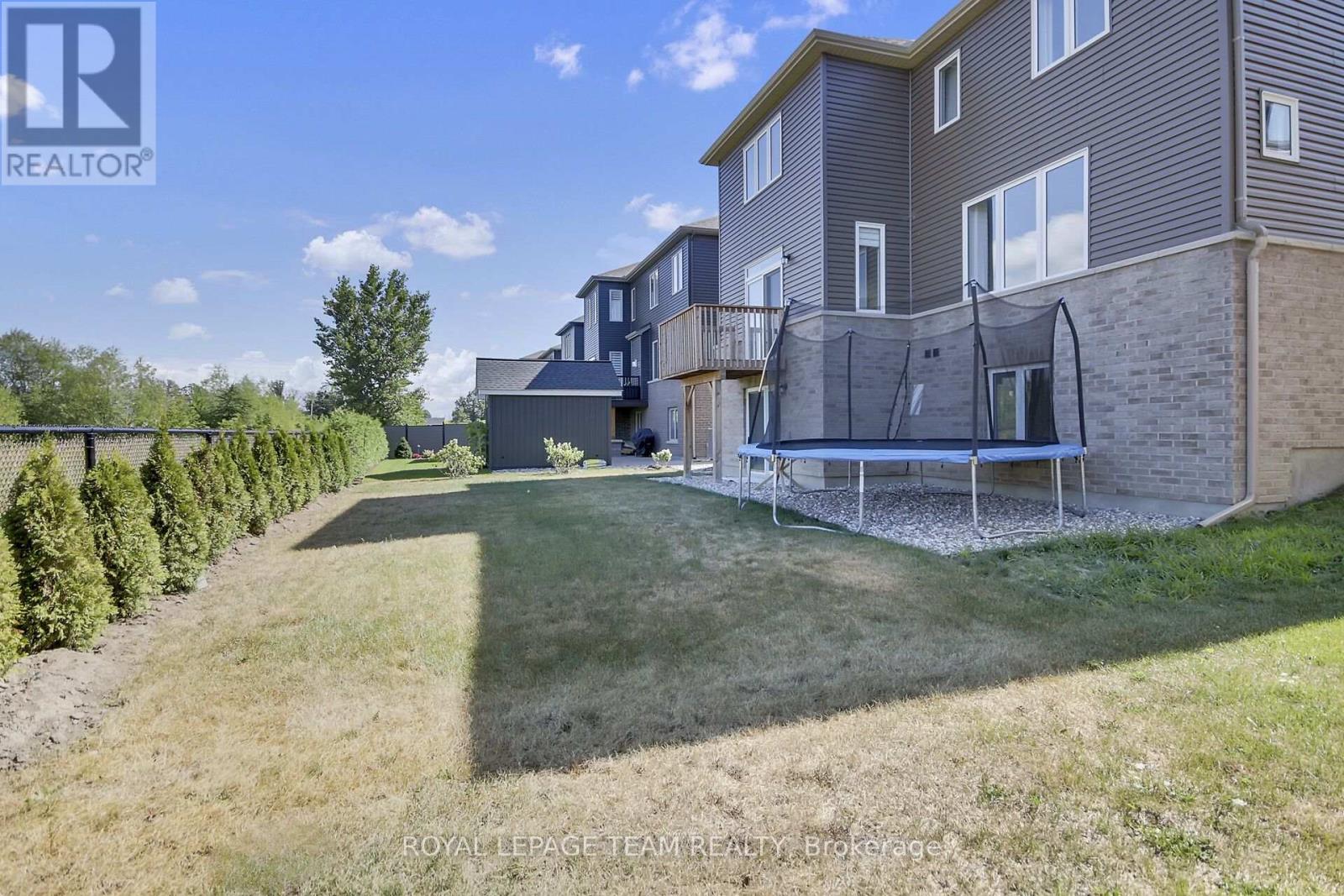 Photo 47 of 737 Coast Circle, Ottawa ON