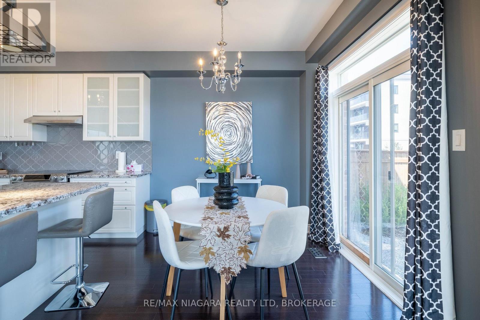 Photo 16 of 8285 Elderberry Drive, Niagara Falls ON