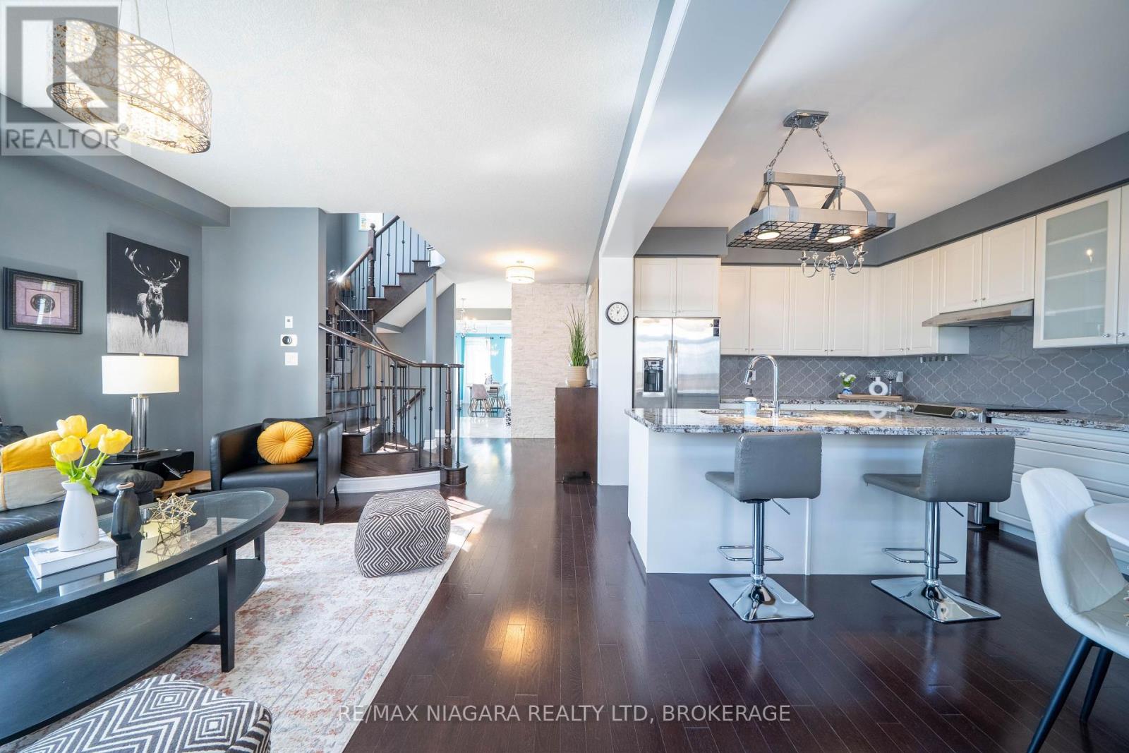 Photo 21 of 8285 Elderberry Drive, Niagara Falls ON
