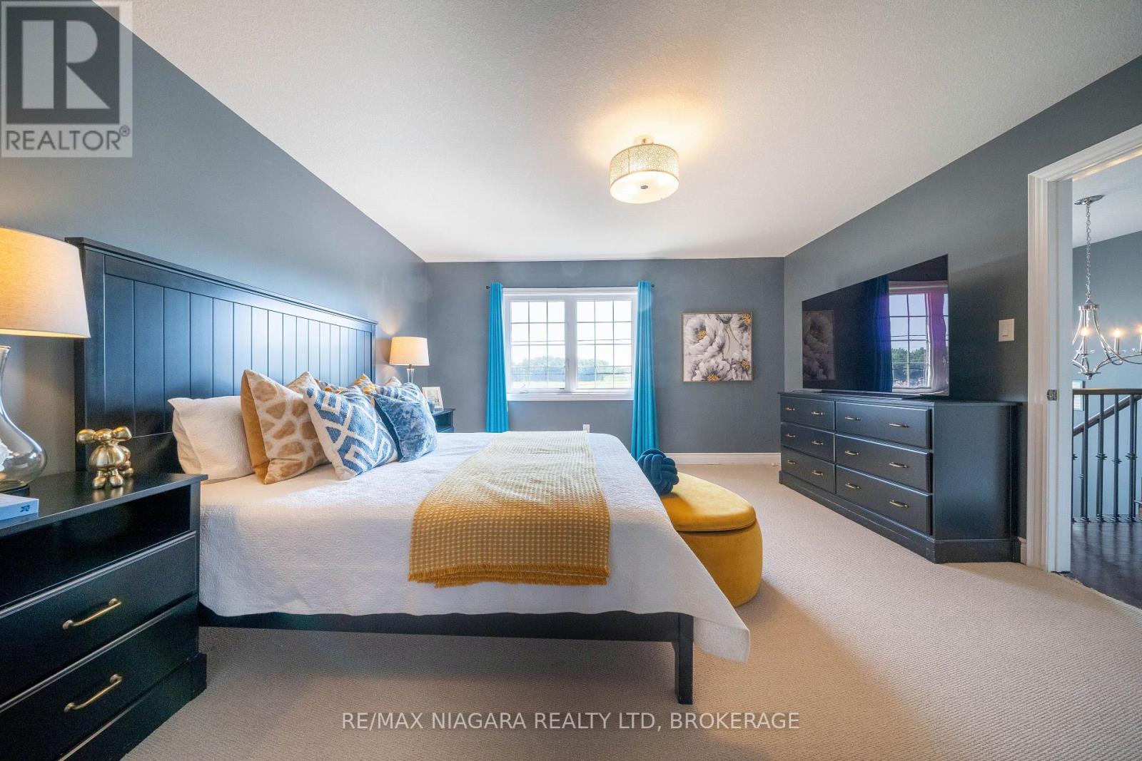 Photo 27 of 8285 Elderberry Drive, Niagara Falls ON