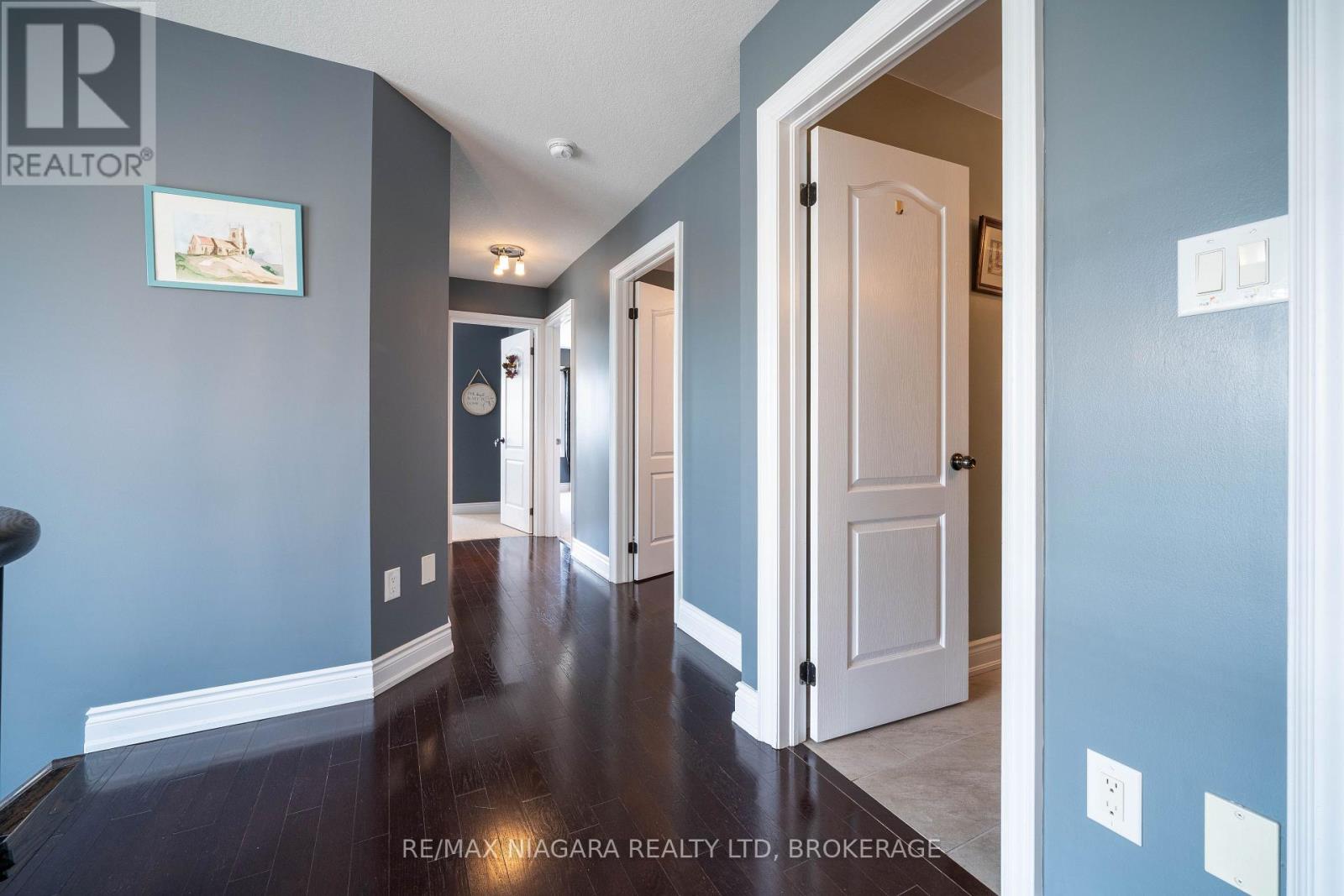 Photo 30 of 8285 Elderberry Drive, Niagara Falls ON
