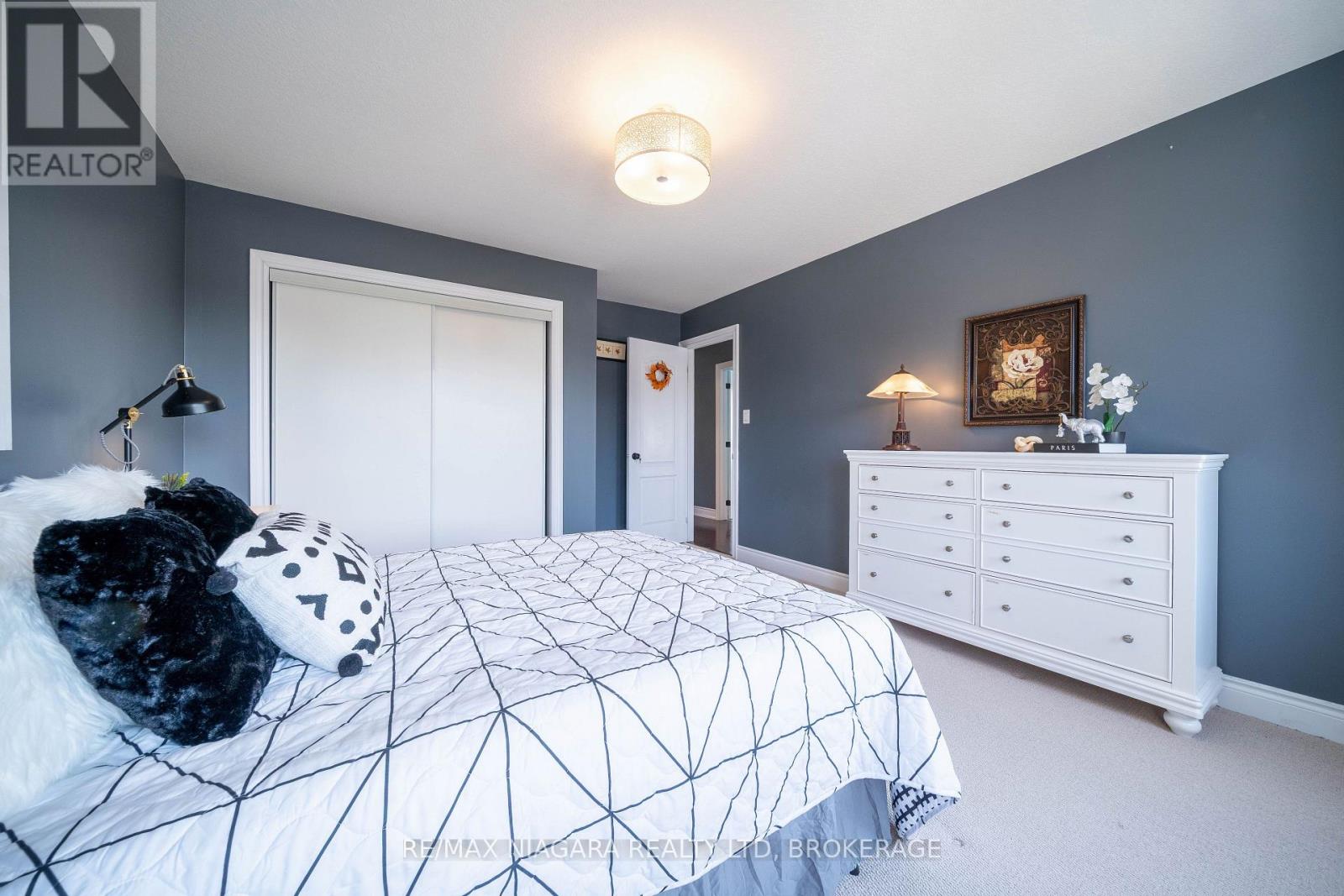 Photo 33 of 8285 Elderberry Drive, Niagara Falls ON