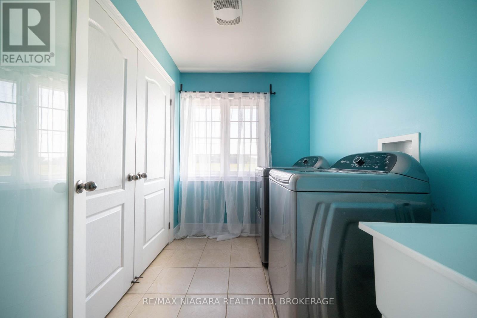 Photo 39 of 8285 Elderberry Drive, Niagara Falls ON