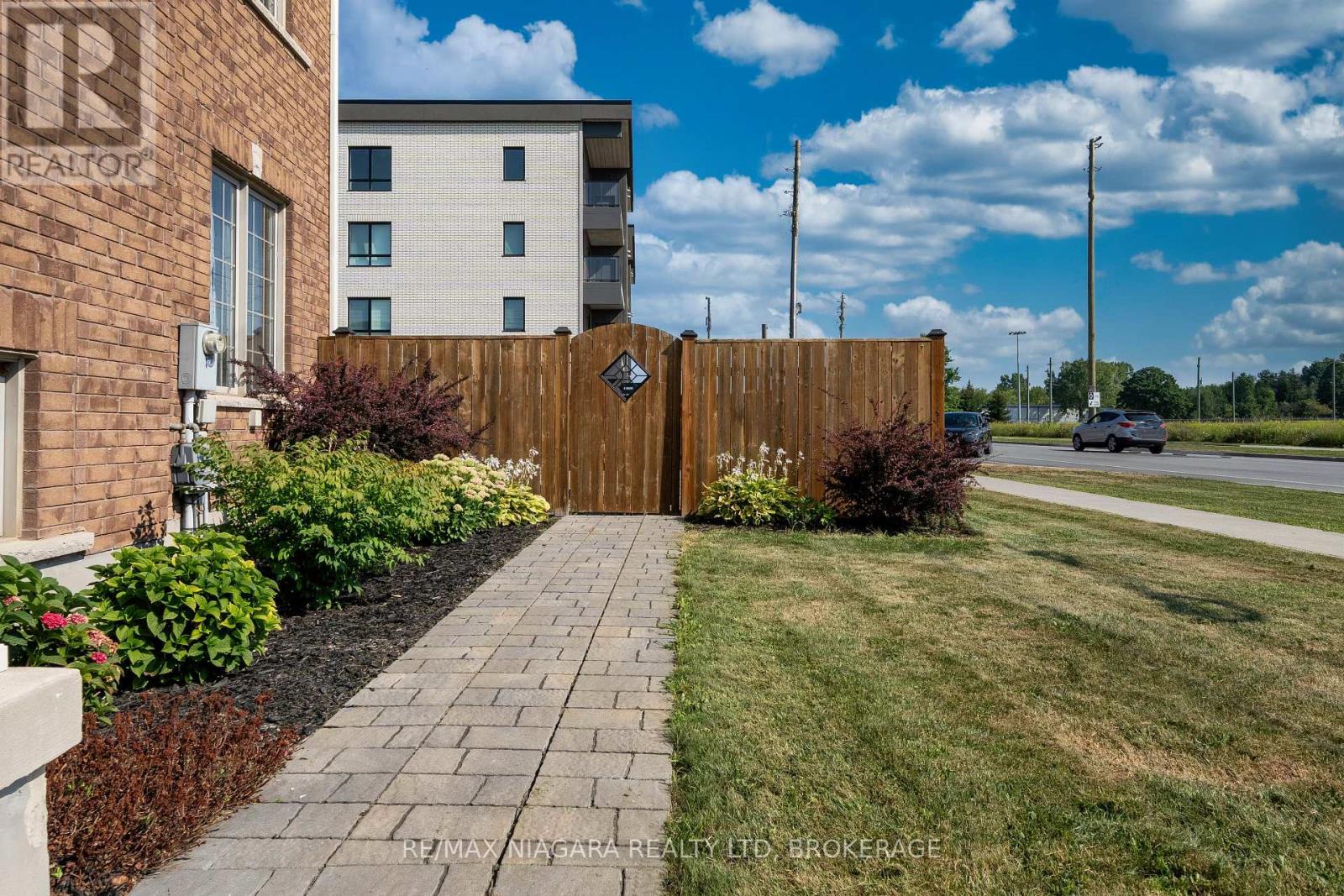 Photo 48 of 8285 Elderberry Drive, Niagara Falls ON
