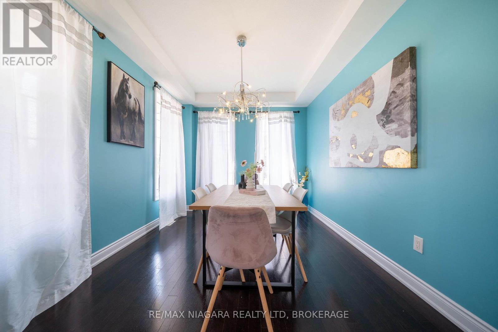 Photo 6 of 8285 Elderberry Drive, Niagara Falls ON