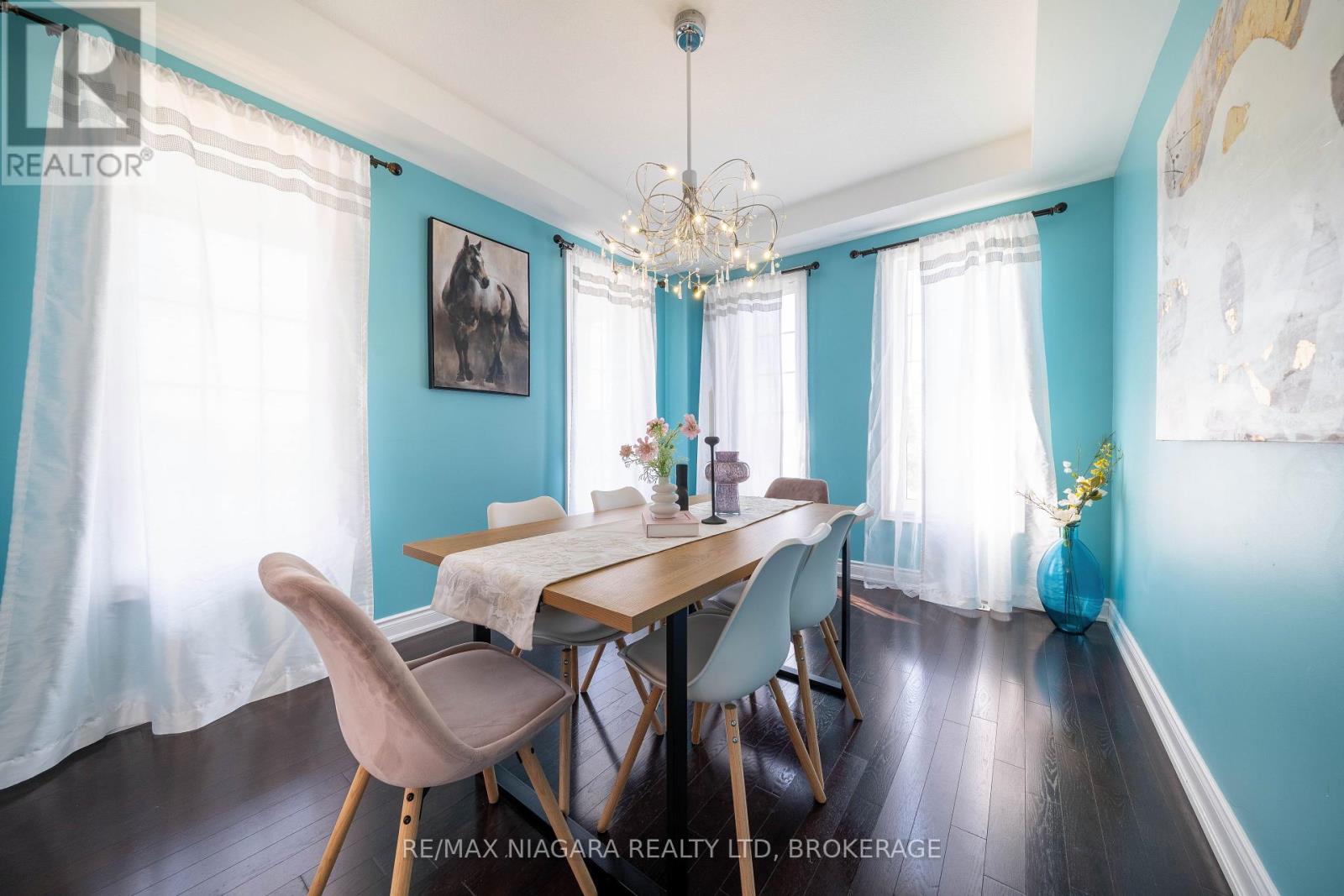 Photo 7 of 8285 Elderberry Drive, Niagara Falls ON