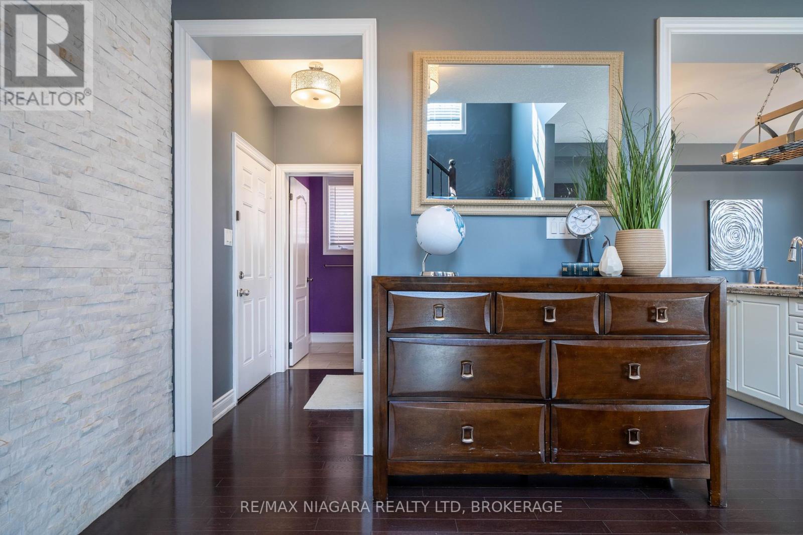 Photo 9 of 8285 Elderberry Drive, Niagara Falls ON