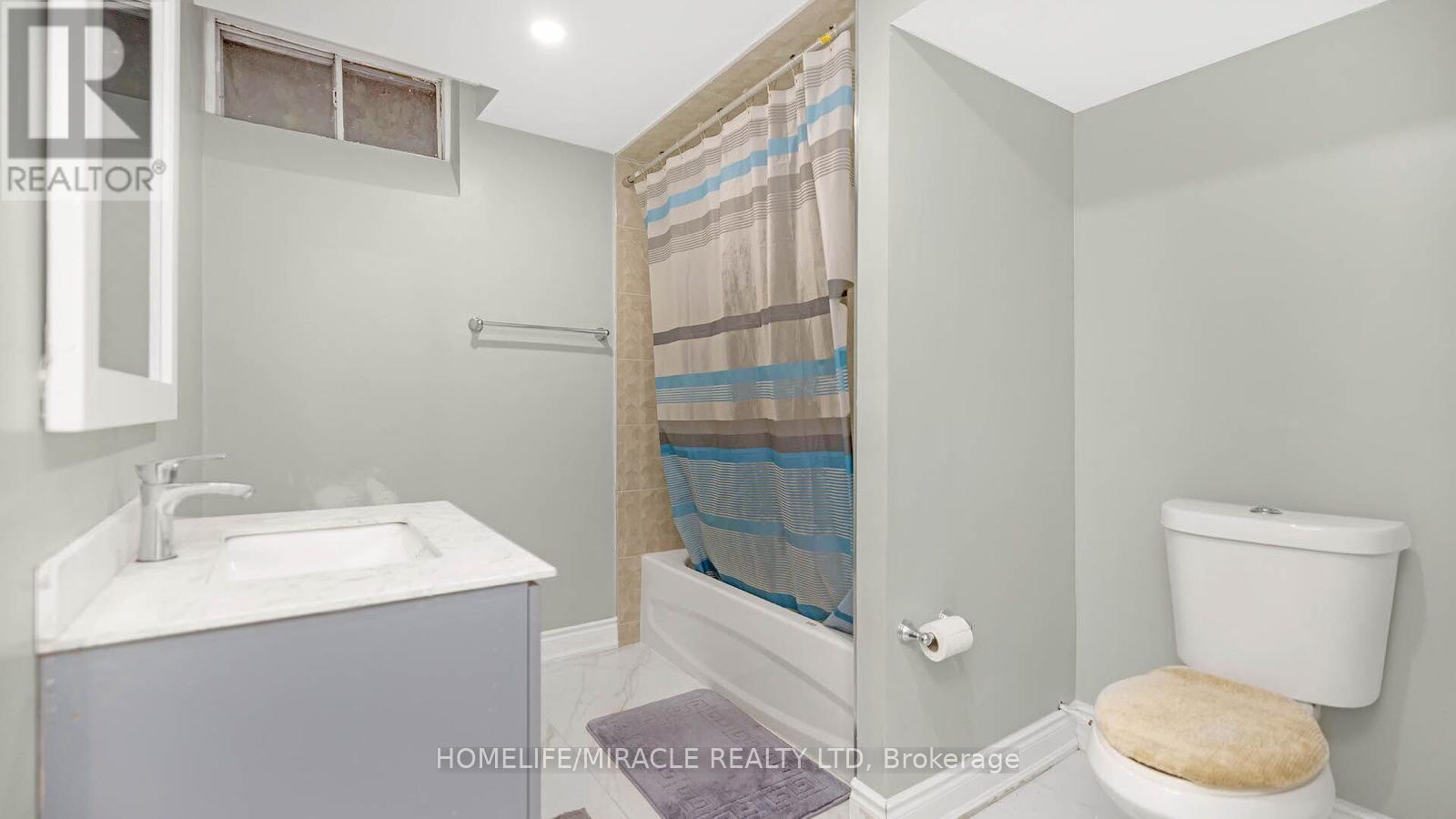 Photo 9 of 61 Horsham Street, Brampton ON