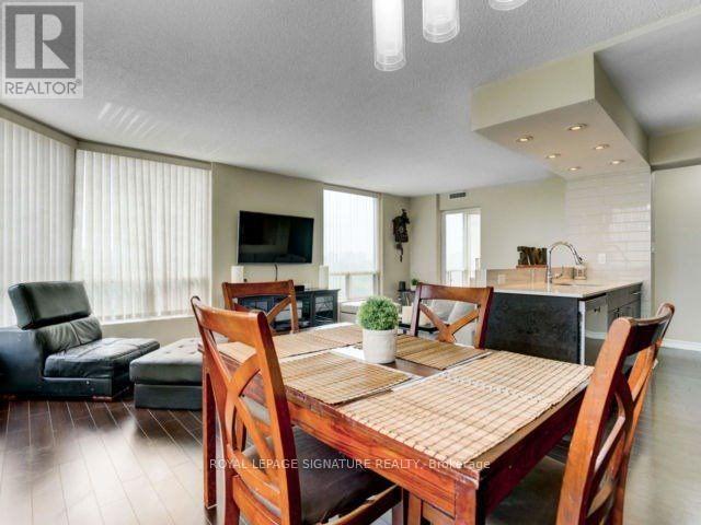 Photo 10 of 811 3 Hickory Tree Road, Toronto ON