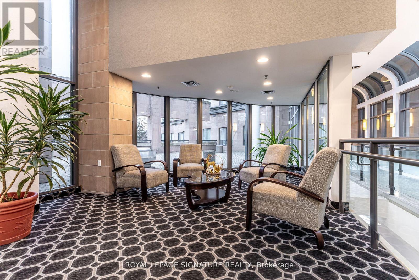 Photo 2 of 811 3 Hickory Tree Road, Toronto ON