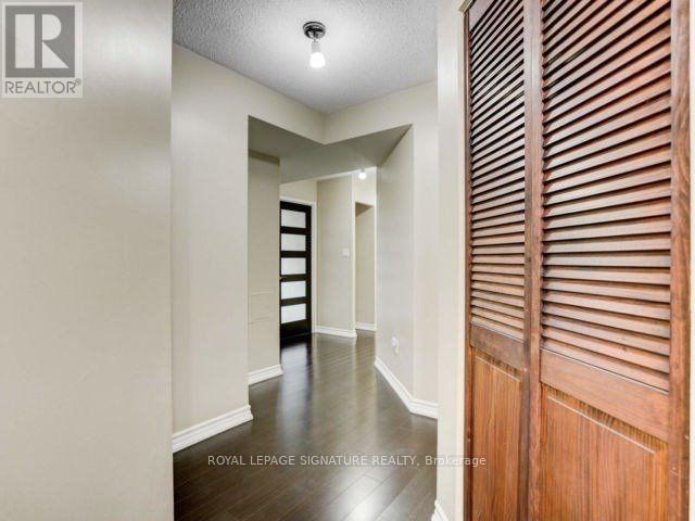 Photo 4 of 811 3 Hickory Tree Road, Toronto ON