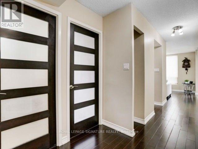 Photo 5 of 811 3 Hickory Tree Road, Toronto ON