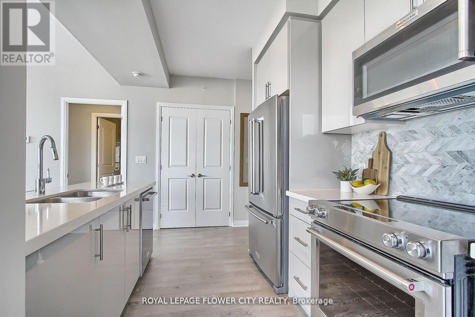 Photo 10 of 2401 5025 Four Springs Avenue S, Mississauga ON