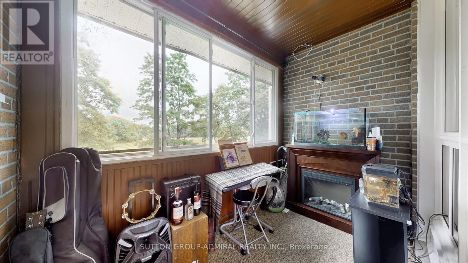 Photo 10 of 812 22 Tandridge Crescent, Toronto ON