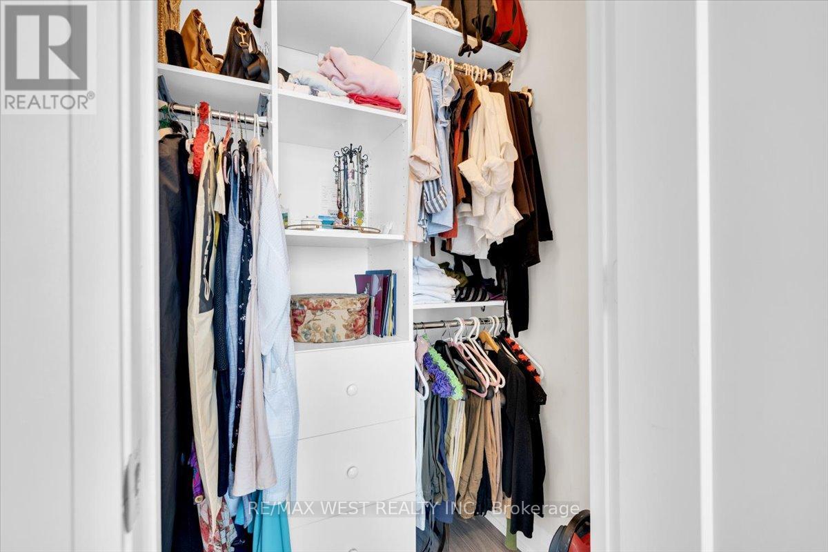 Photo 18 of 1603 56 Annie Craig Drive, Toronto ON