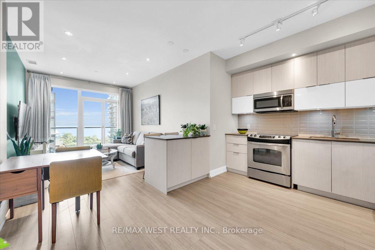 Photo 2 of 1603 56 Annie Craig Drive, Toronto ON