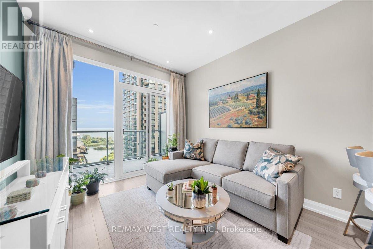 Photo 3 of 1603 56 Annie Craig Drive, Toronto ON
