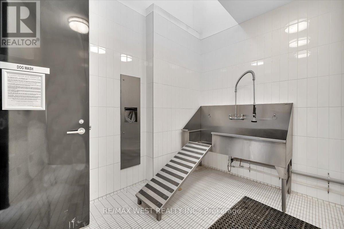 Photo 31 of 1603 56 Annie Craig Drive, Toronto ON
