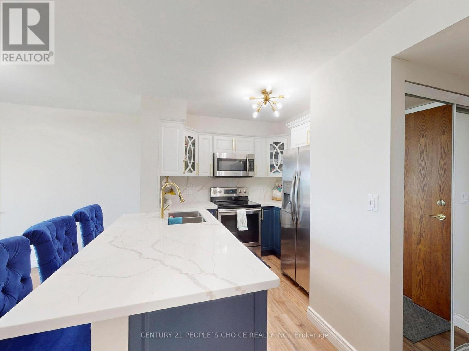 Photo 12 of 1107 4879 Kimbermount Avenue, Mississauga ON
