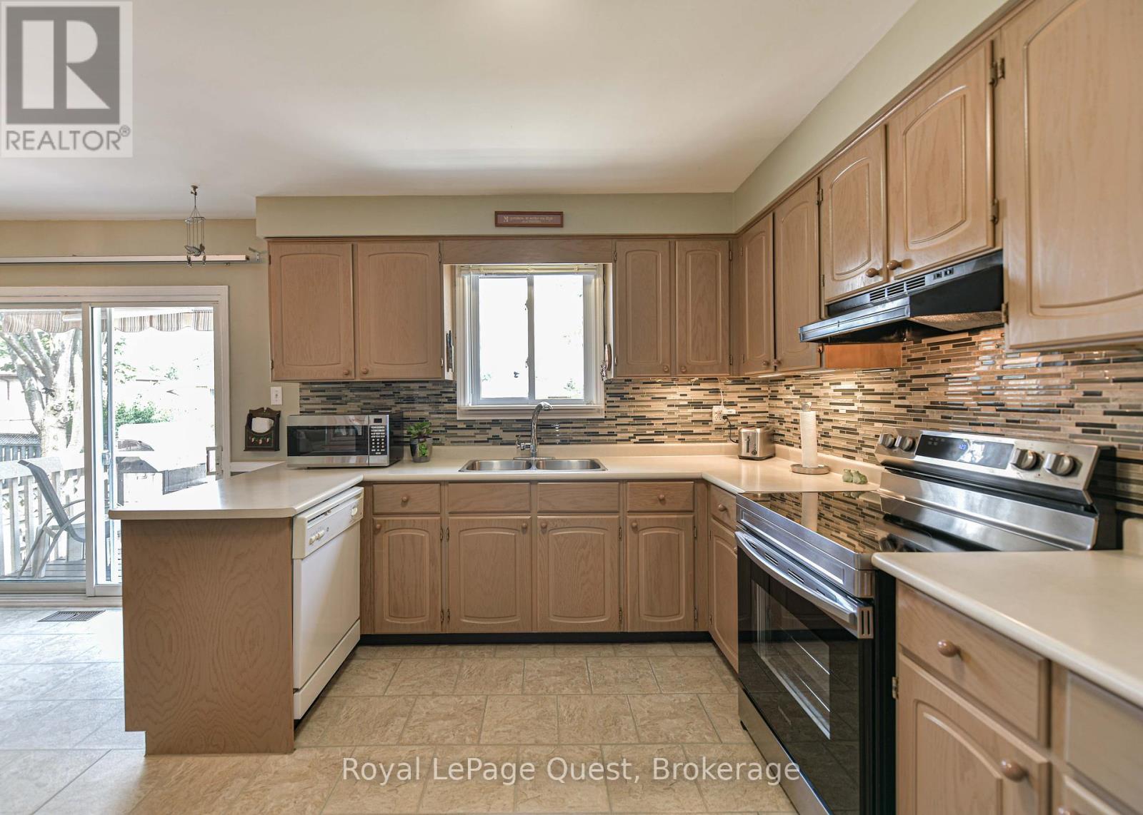 Photo 16 of 4 Chestnut Place, Orillia ON