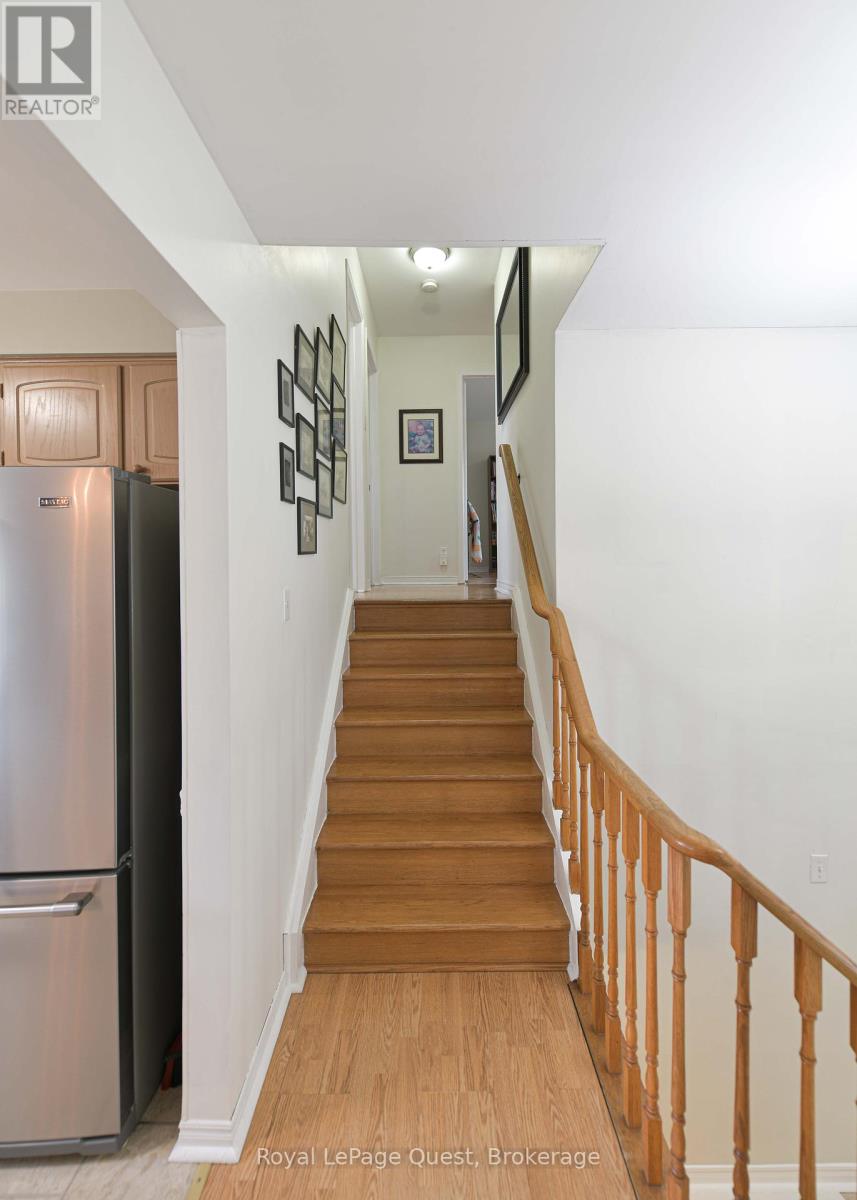 Photo 18 of 4 Chestnut Place, Orillia ON