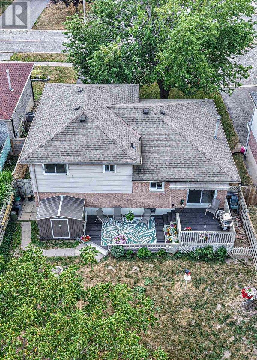 Photo 2 of 4 Chestnut Place, Orillia ON