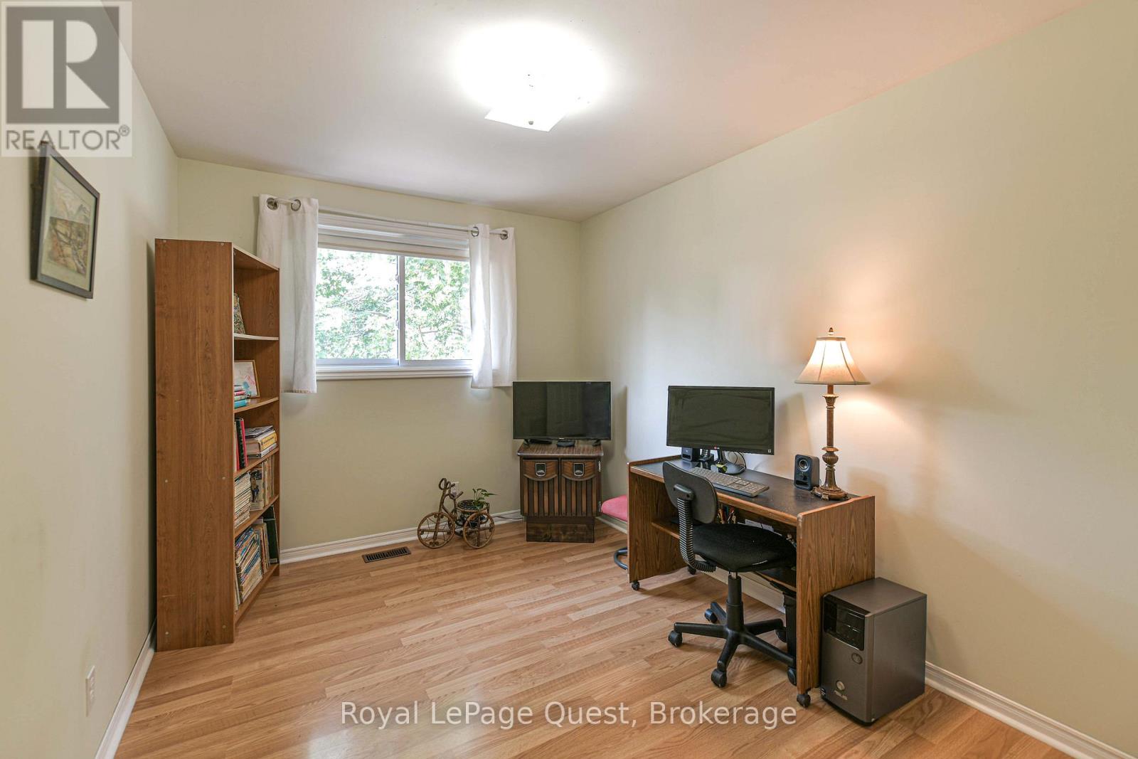 Photo 24 of 4 Chestnut Place, Orillia ON