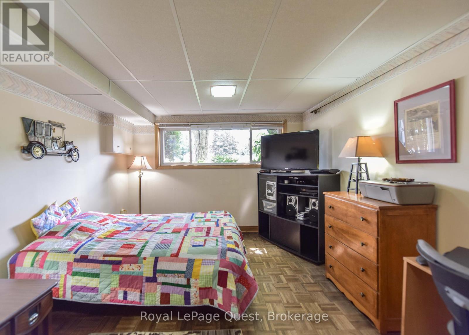 Photo 25 of 4 Chestnut Place, Orillia ON