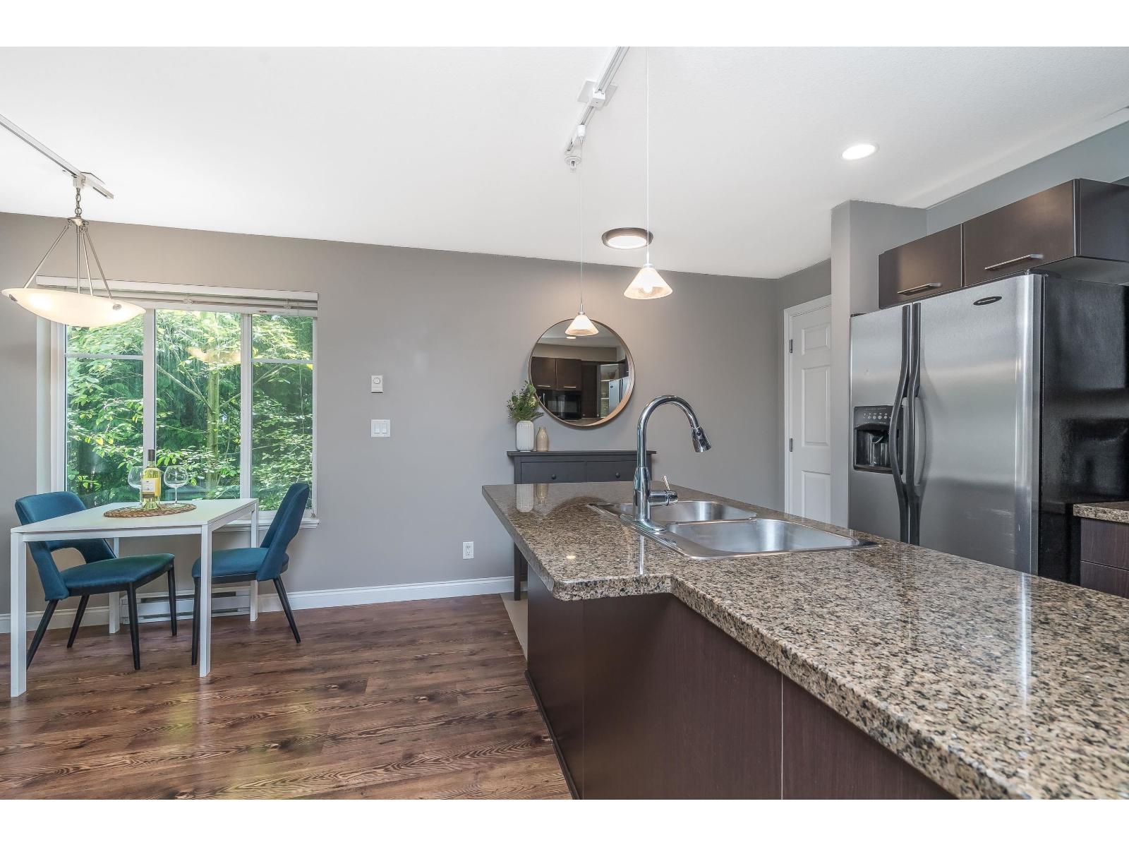 Photo 11 of 107 5454 198 Street, Langley BC