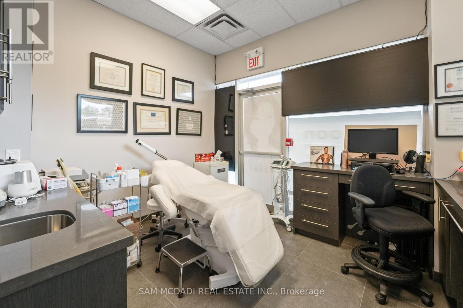 Photo 9 of A 26 27 505 Highway 7 E, Markham ON