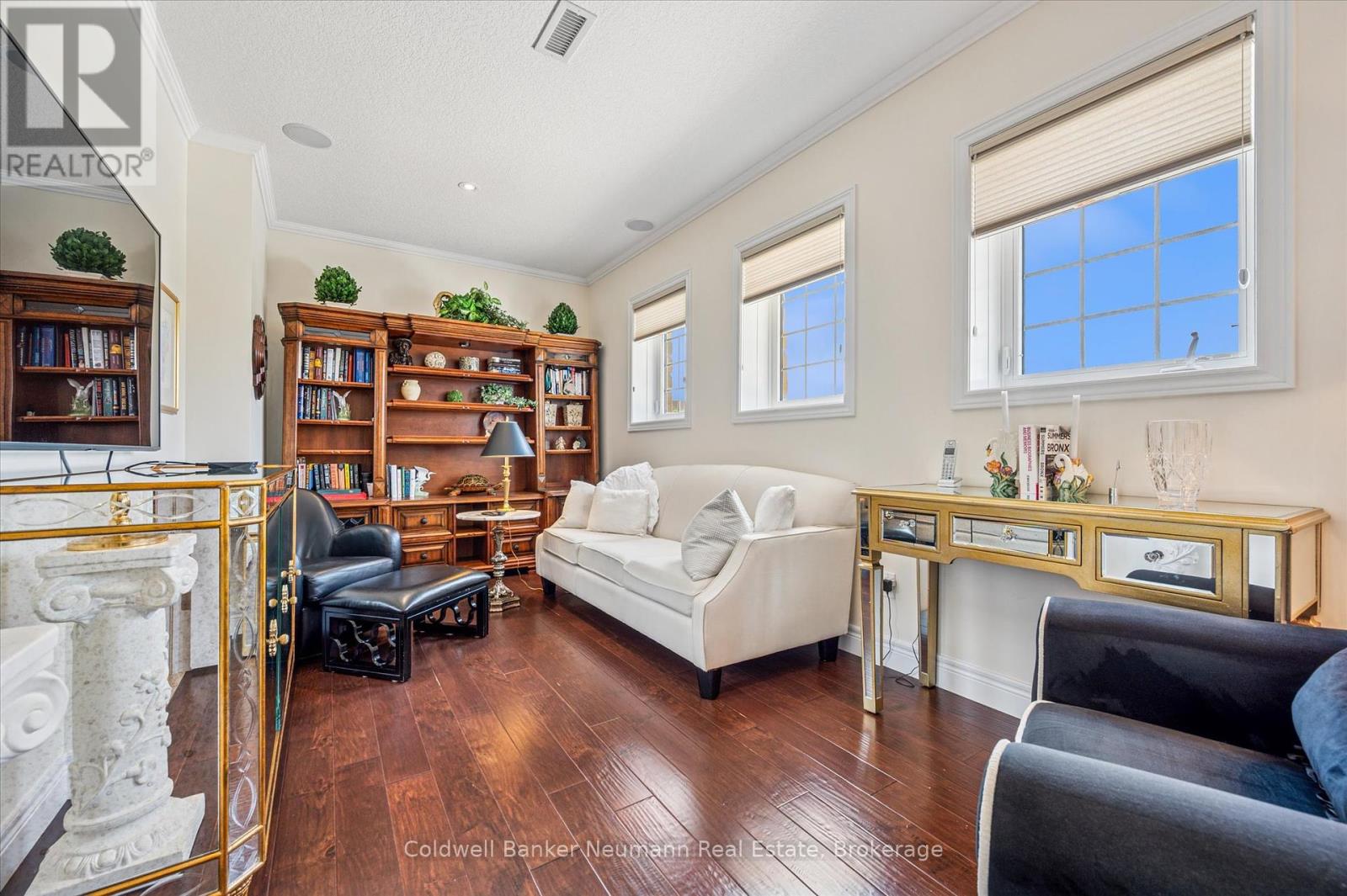 Photo 11 of 20 255 Summerfield Drive, Guelph ON
