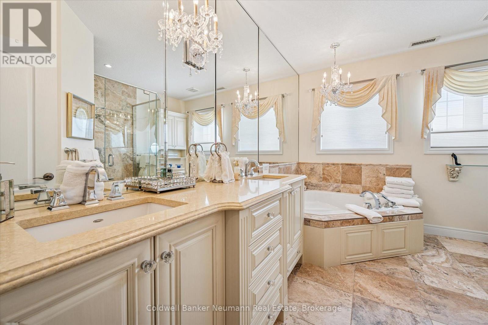 Photo 18 of 20 255 Summerfield Drive, Guelph ON