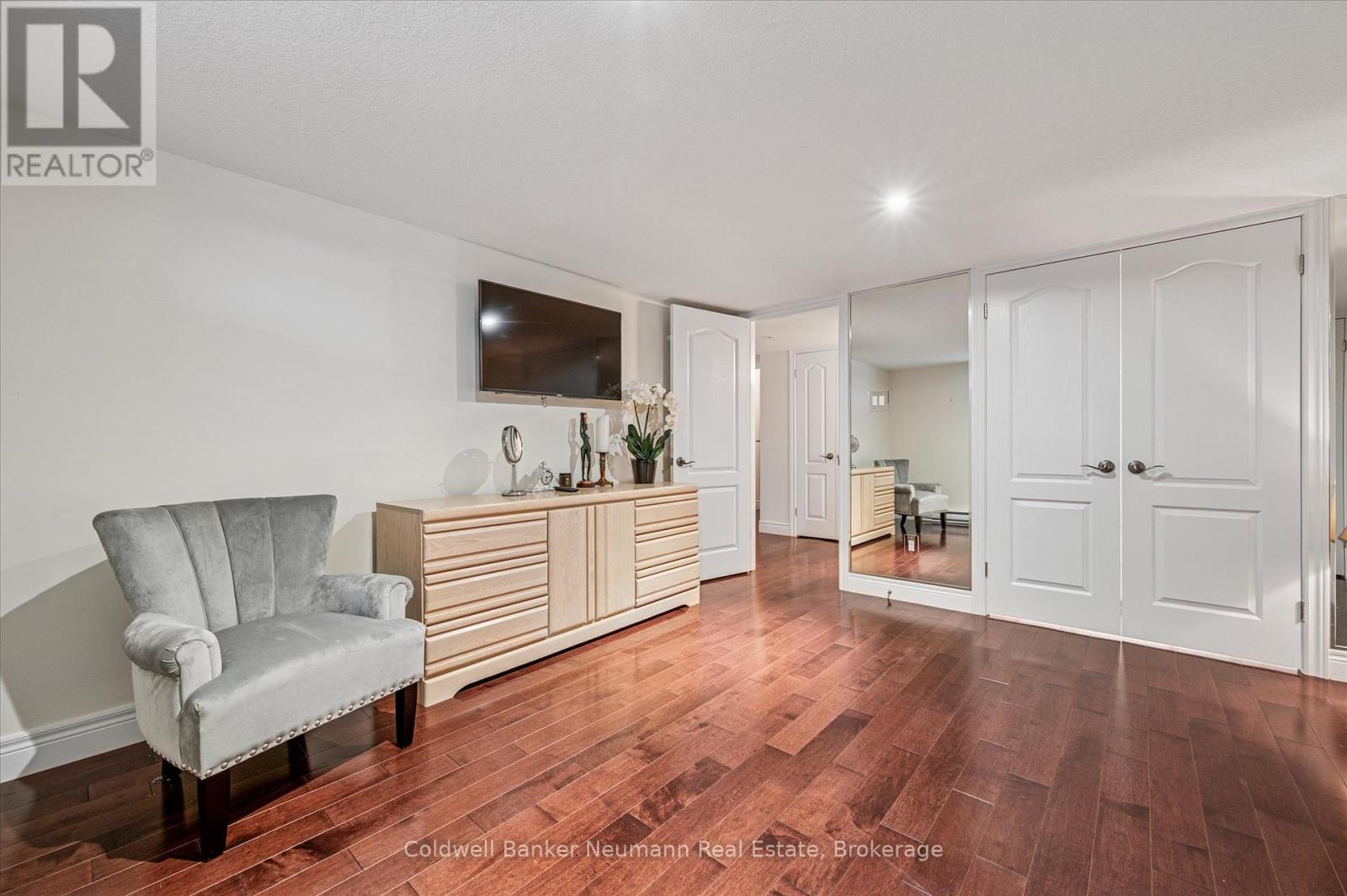 Photo 21 of 20 255 Summerfield Drive, Guelph ON