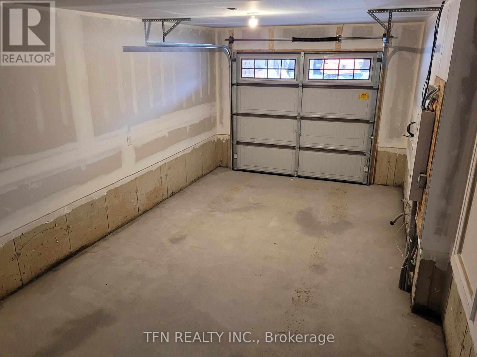 Photo 9 of 26 389 Conklin Road, Brantford ON
