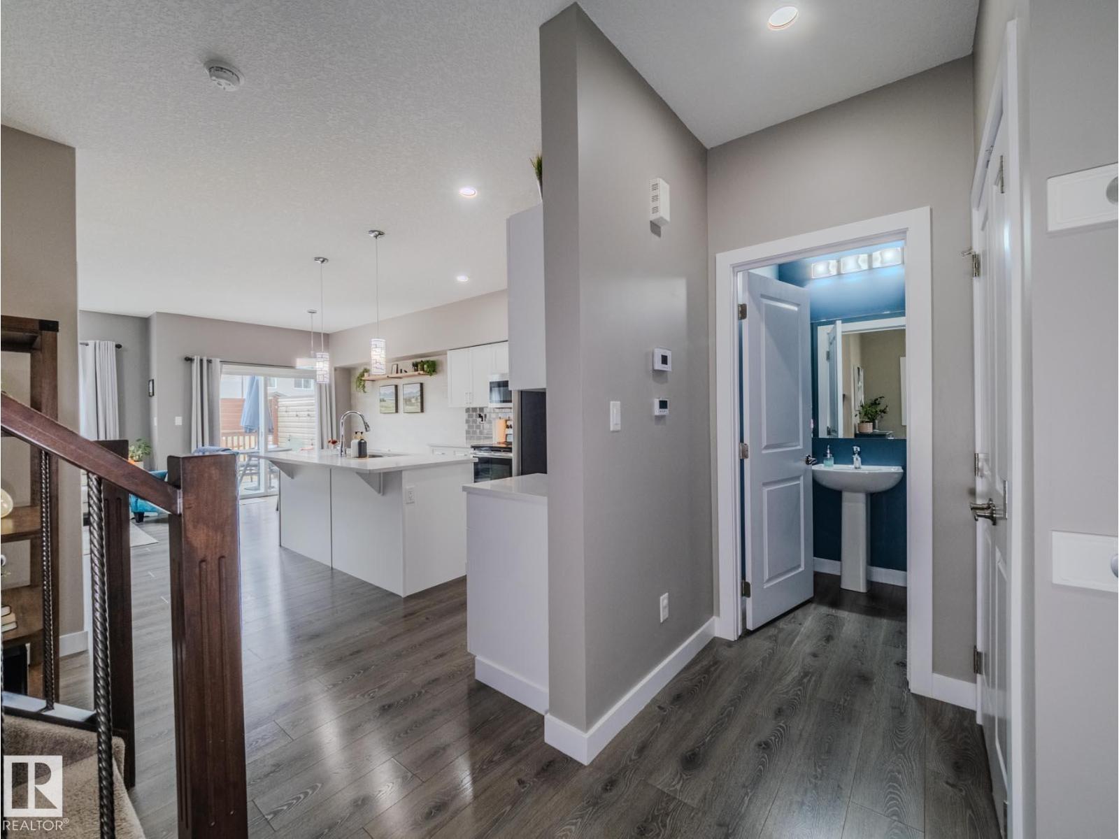 Photo 11 of 4420 5 St Nw Nw, Edmonton AB