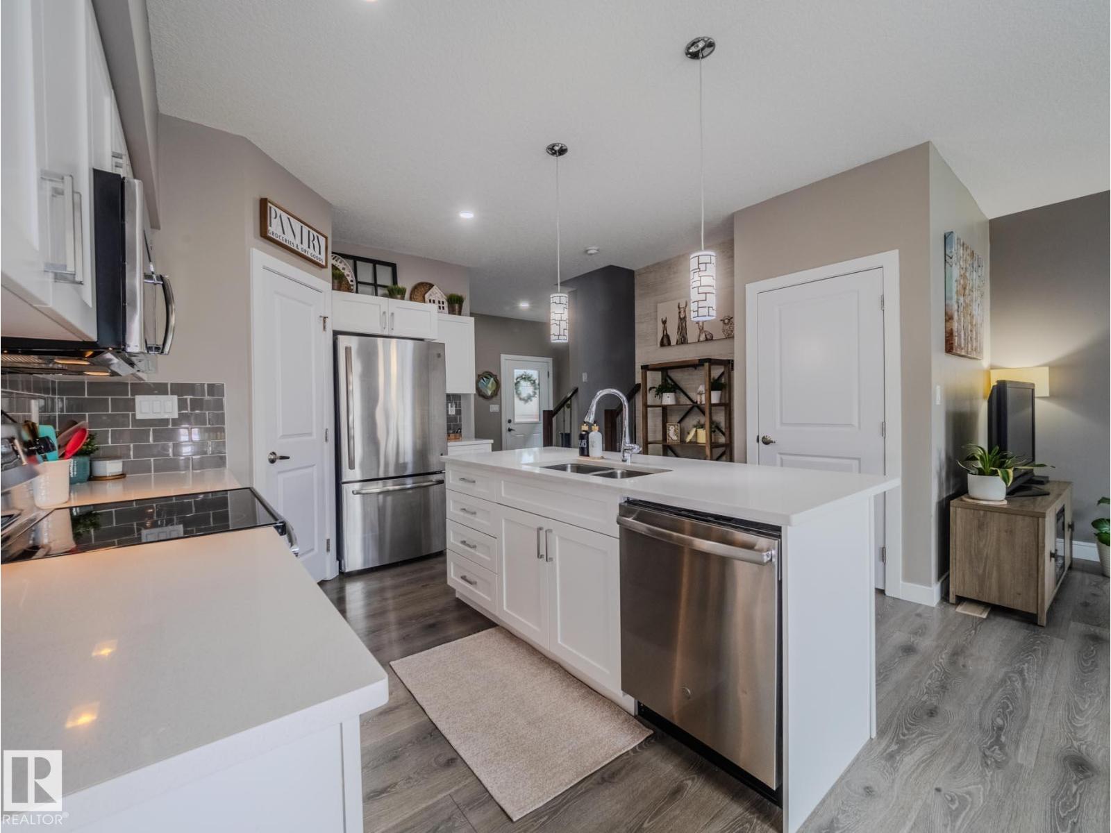 Photo 16 of 4420 5 St Nw Nw, Edmonton AB