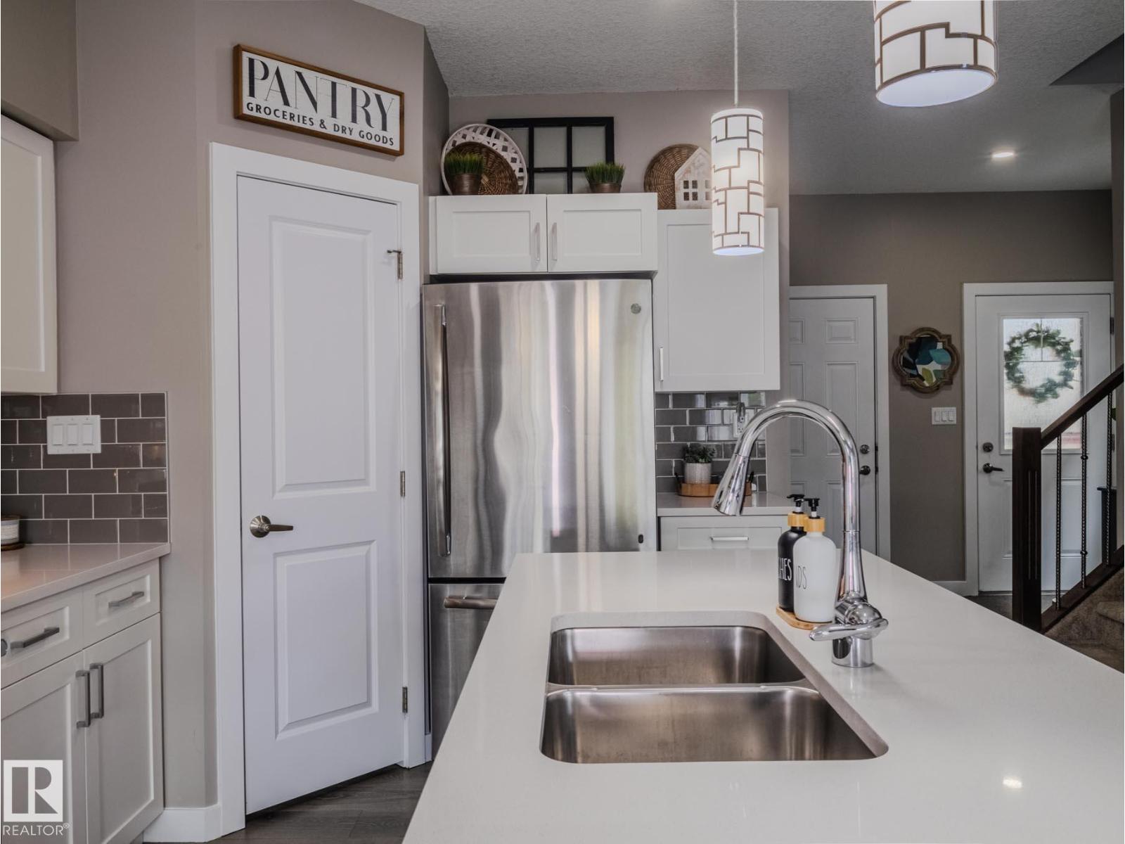 Photo 17 of 4420 5 St Nw Nw, Edmonton AB
