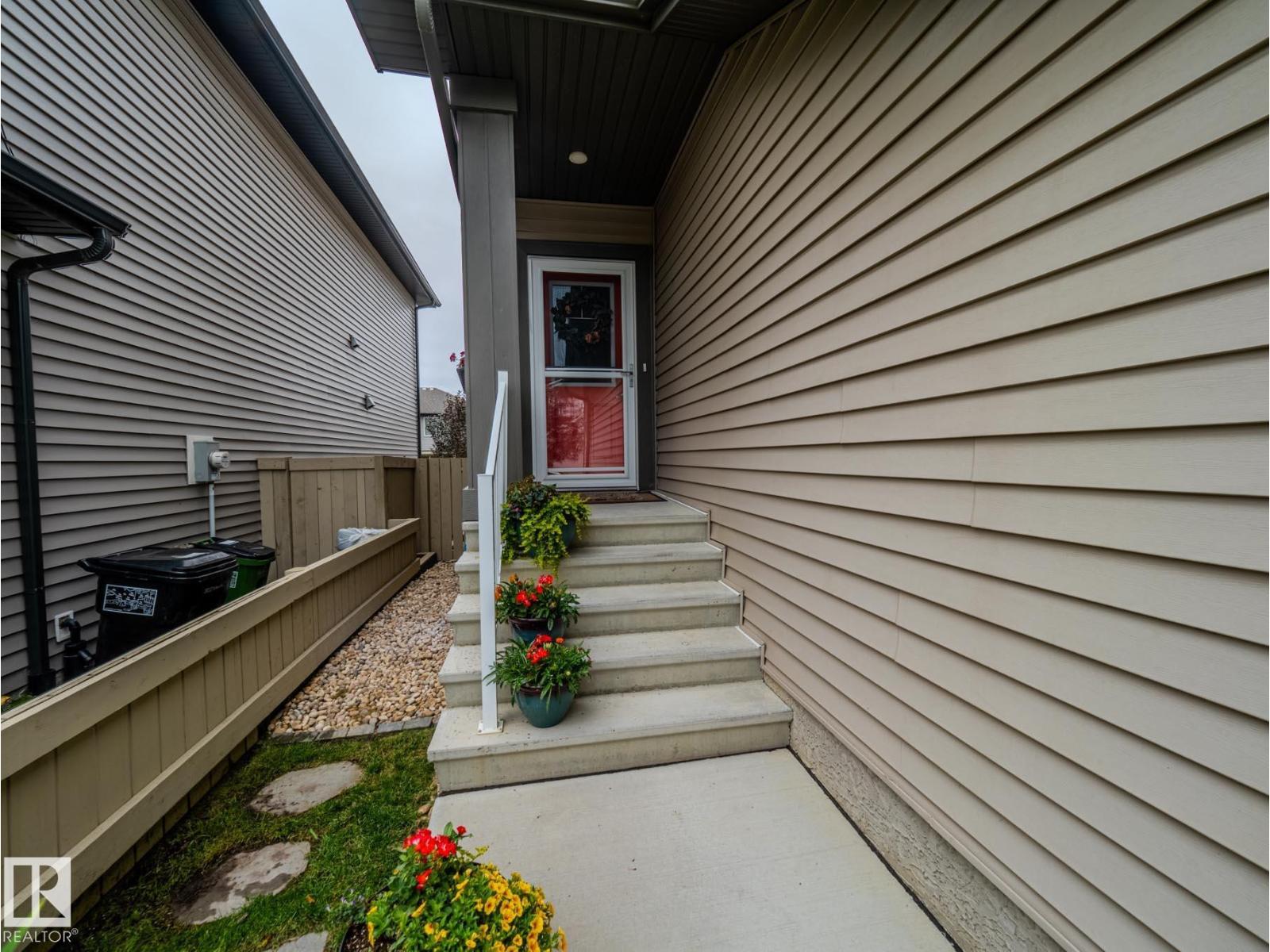 Photo 2 of 4420 5 St Nw Nw, Edmonton AB