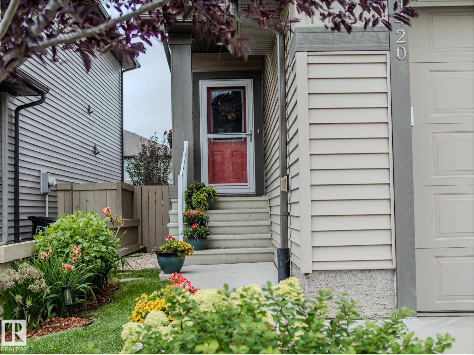 Photo 3 of 4420 5 St Nw Nw, Edmonton AB