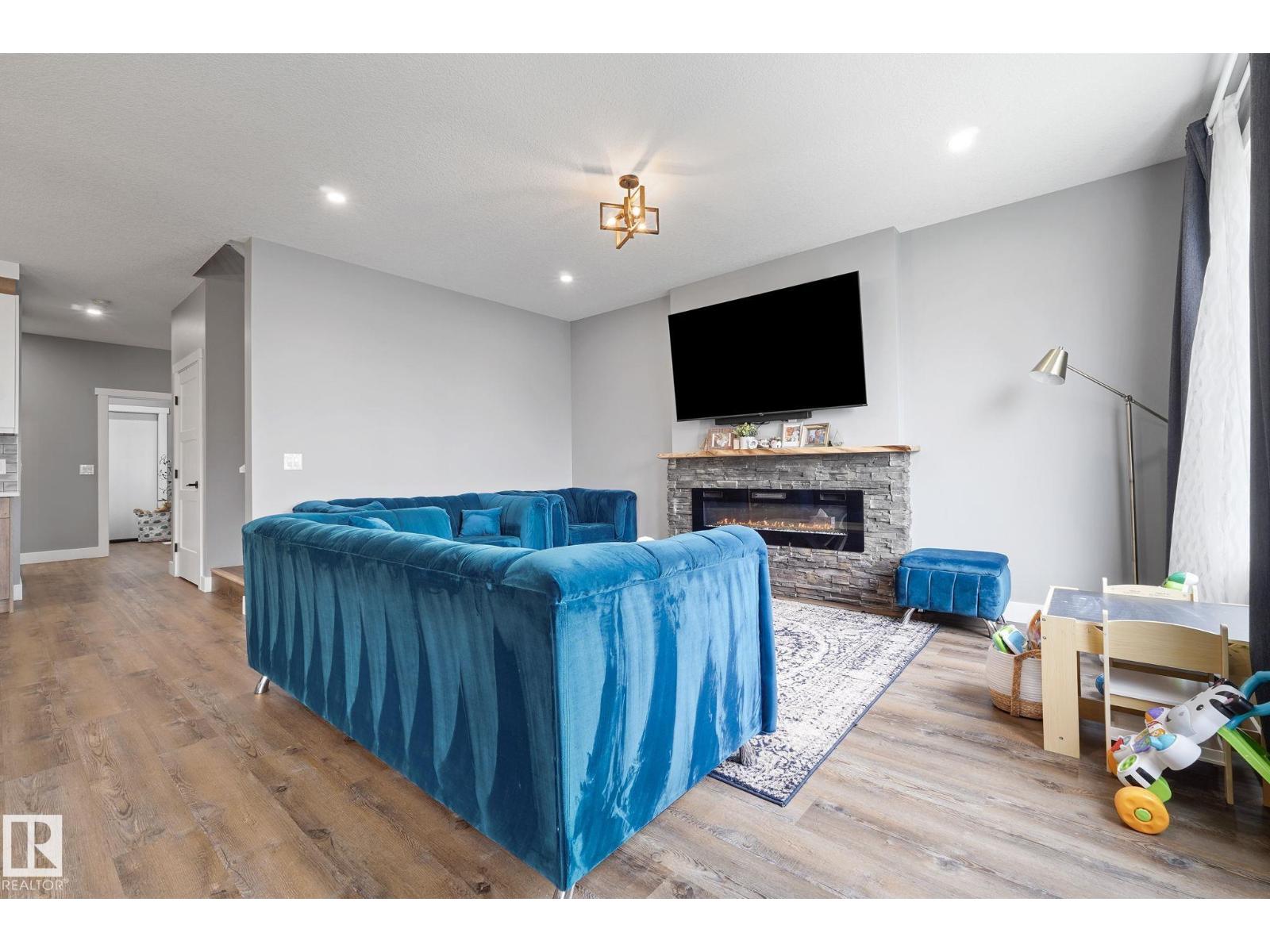 Photo 43 of 5262 47 Av, Calmar AB