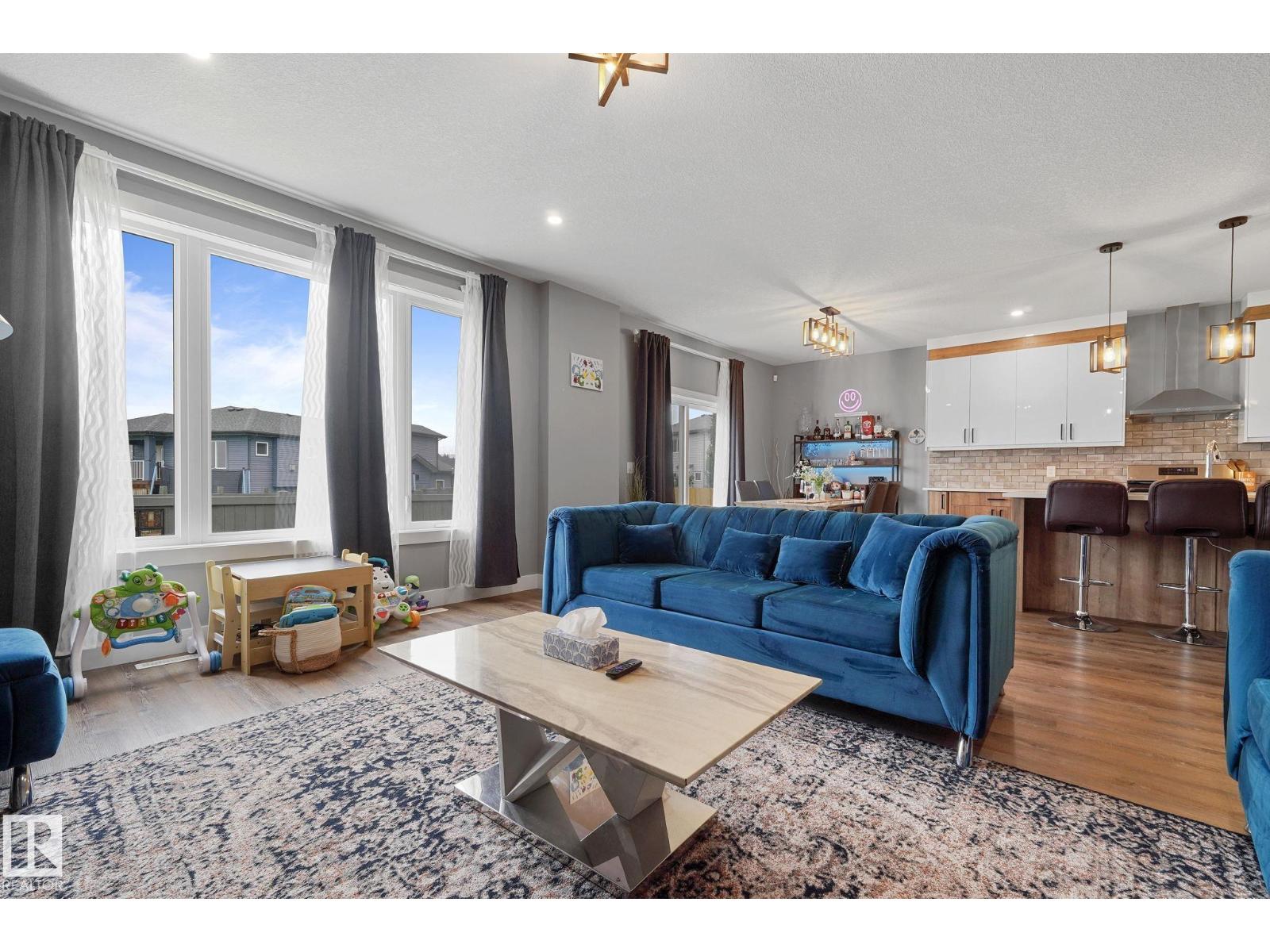 Photo 50 of 5262 47 Av, Calmar AB