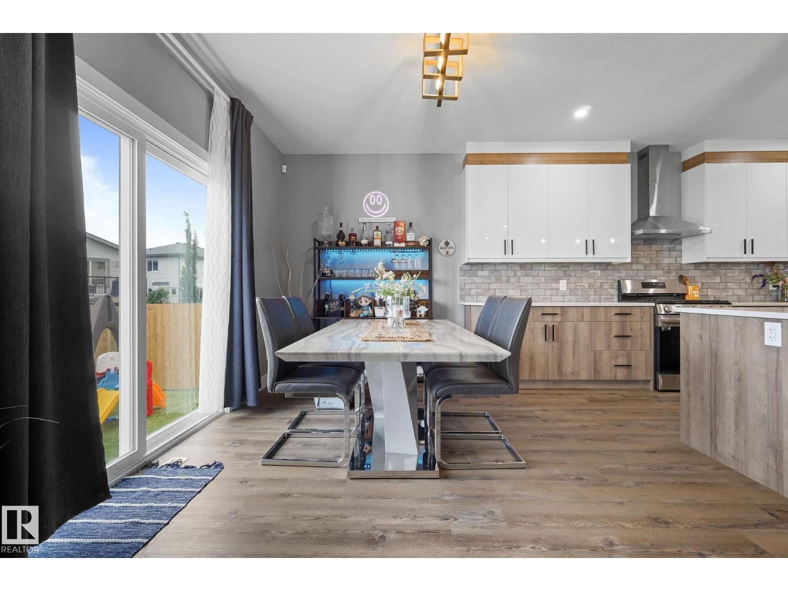 Photo 7 of 5262 47 Av, Calmar AB