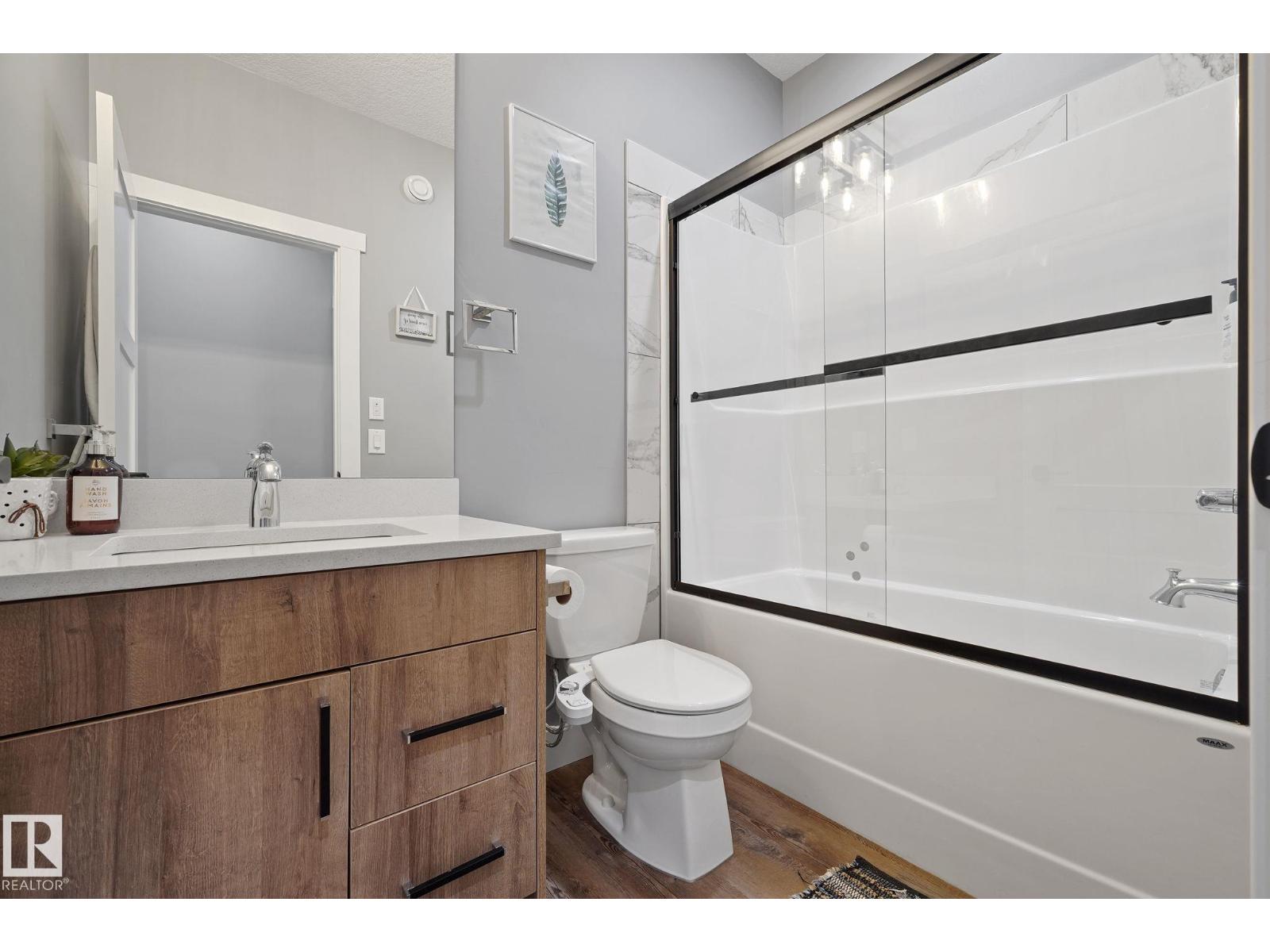 Photo 59 of 5262 47 Av, Calmar AB