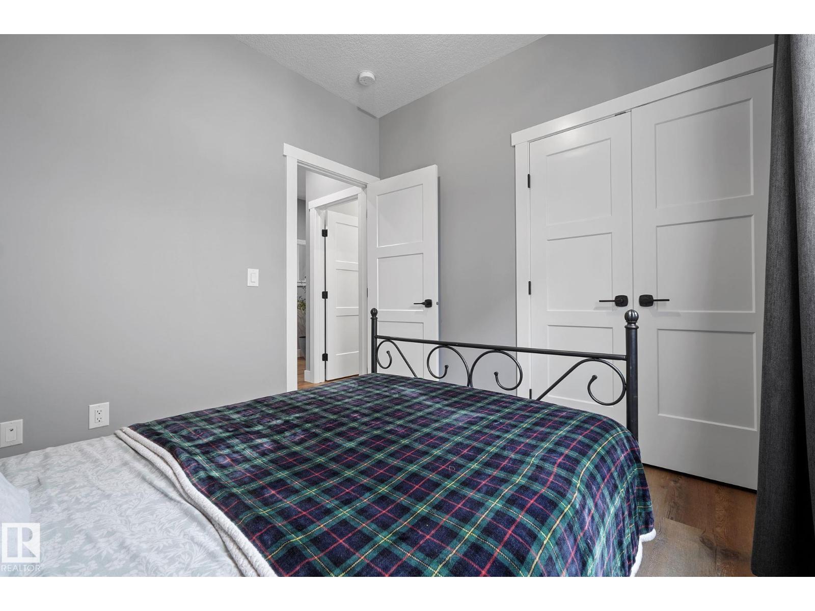 Photo 56 of 5262 47 Av, Calmar AB
