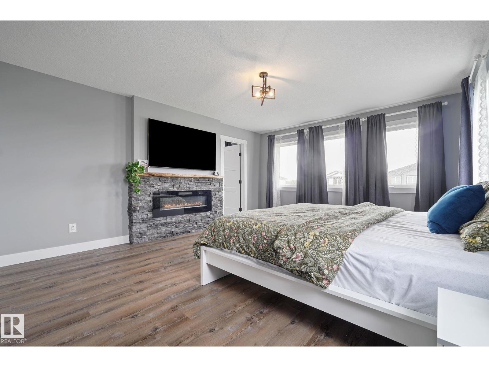 Photo 30 of 5262 47 Av, Calmar AB