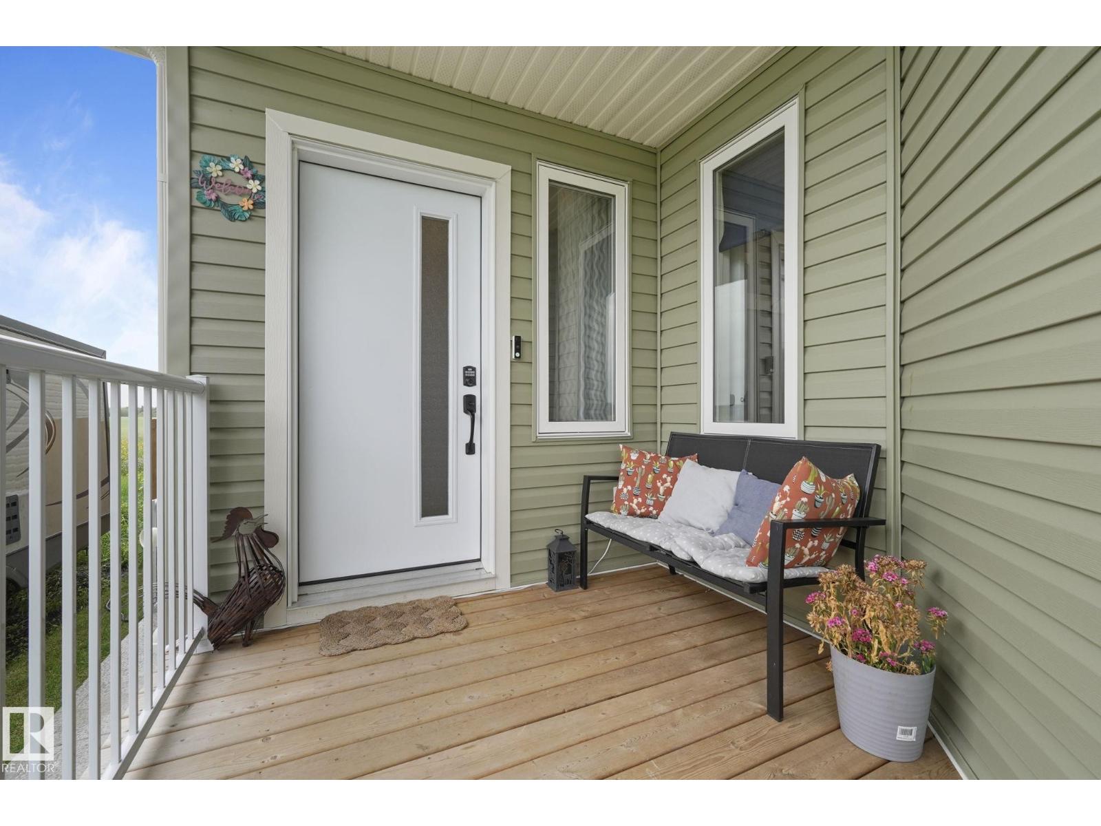 Photo 21 of 5262 47 Av, Calmar AB