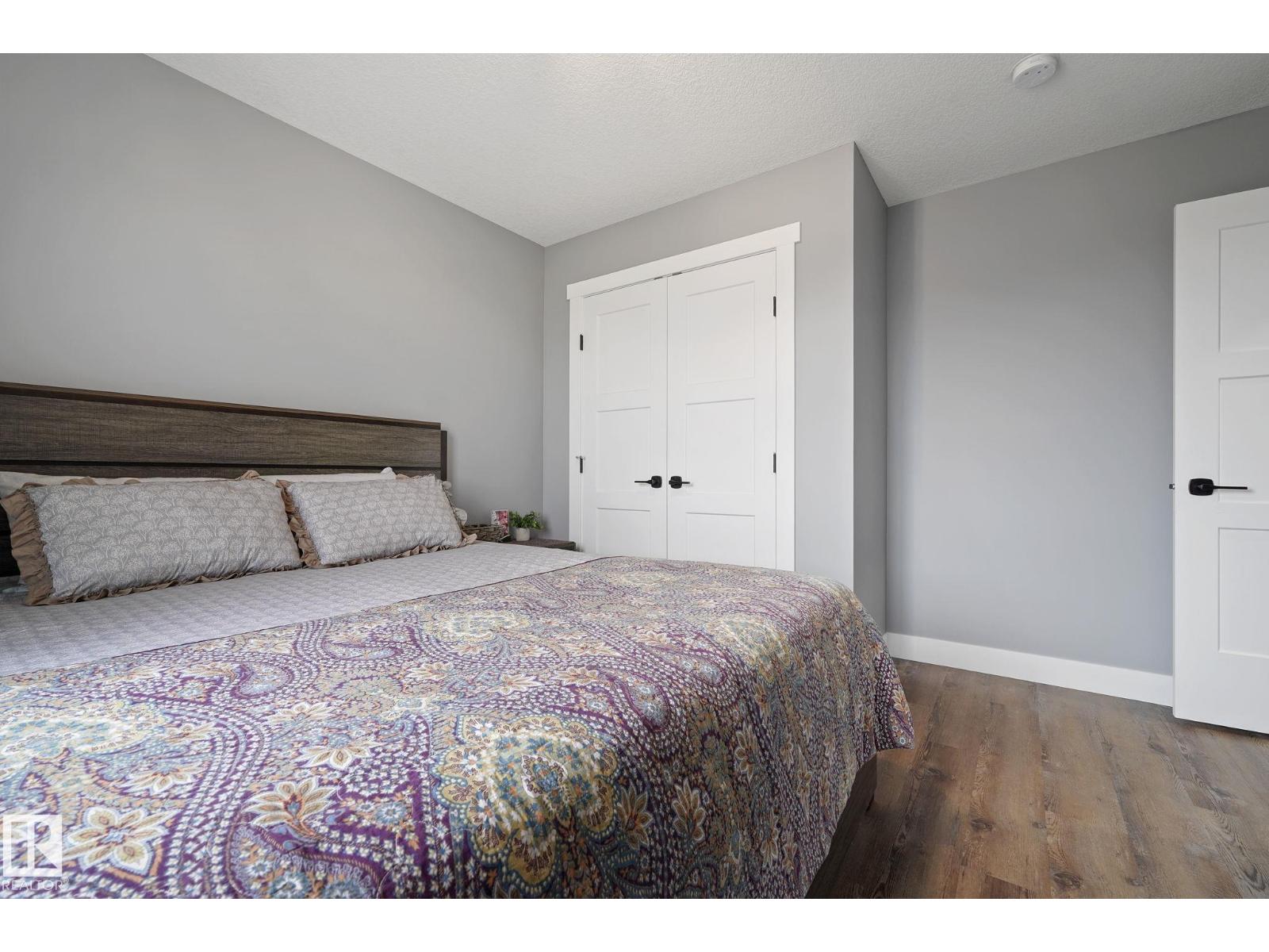 Photo 64 of 5262 47 Av, Calmar AB